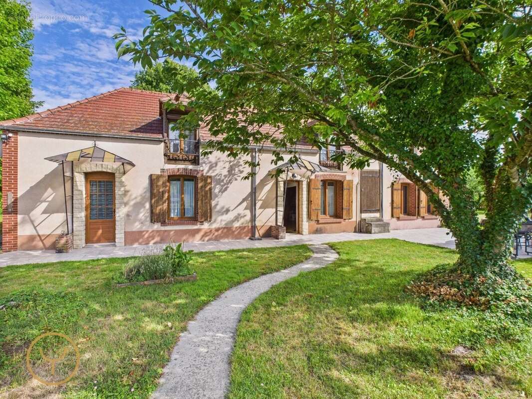 Maison à VALLANT-SAINT-GEORGES