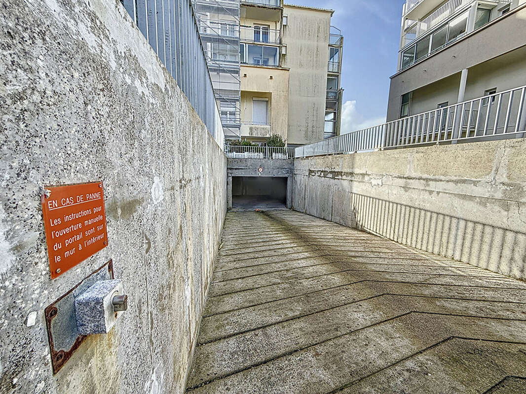 Parking à SAINT-HILAIRE-DE-RIEZ