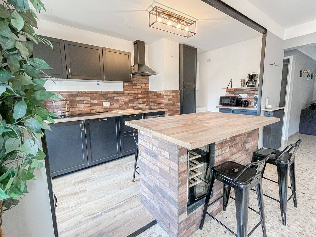 Appartement à MARSEILLE-5E