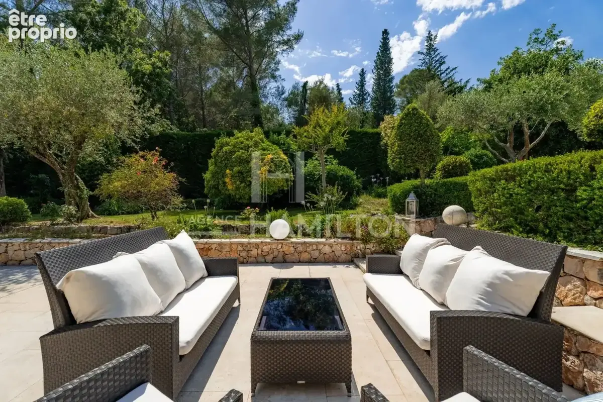 Villa provençale avec vaste terrain, piscine , 4 chambres et stu - photo 13