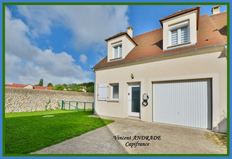 Maison à BRIERES-LES-SCELLES