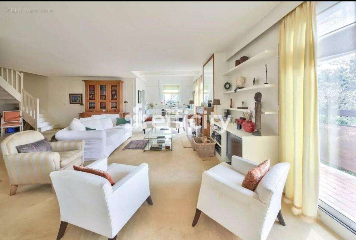 Appartement à JOUY-EN-JOSAS