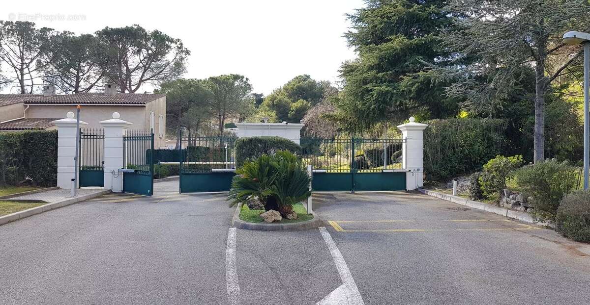 Appartement à VILLENEUVE-LOUBET