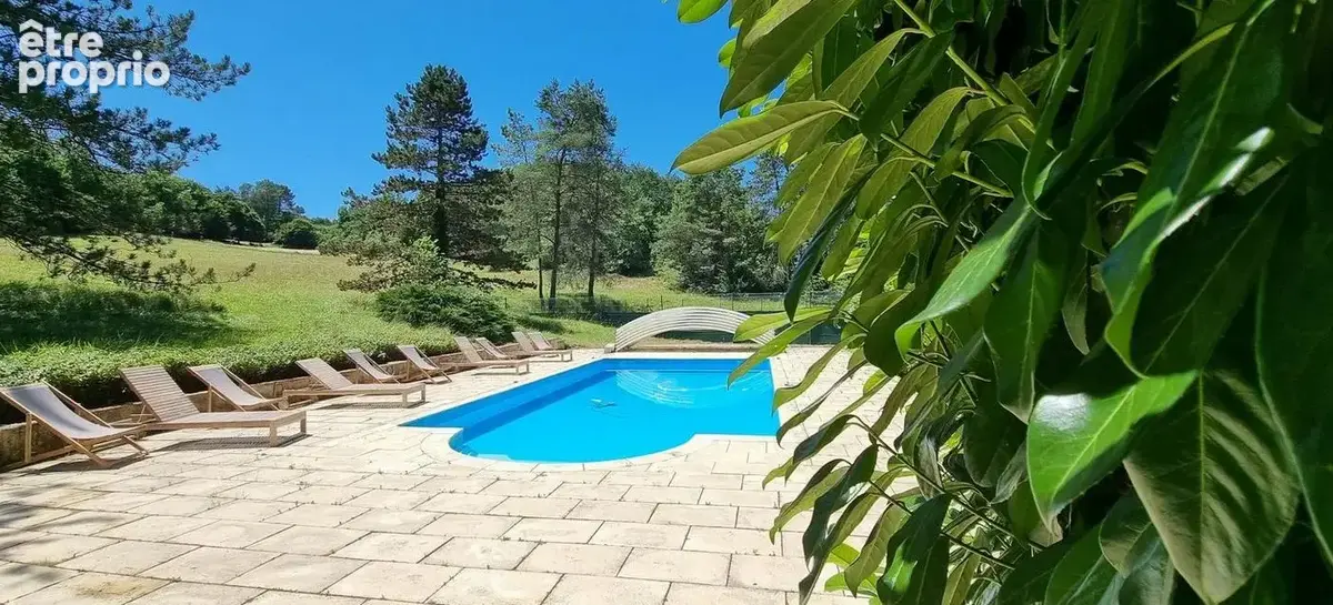 Propriété de caractère sur 2 hectare avec piscine – 3 habitations- Périgord Noir - photo 3