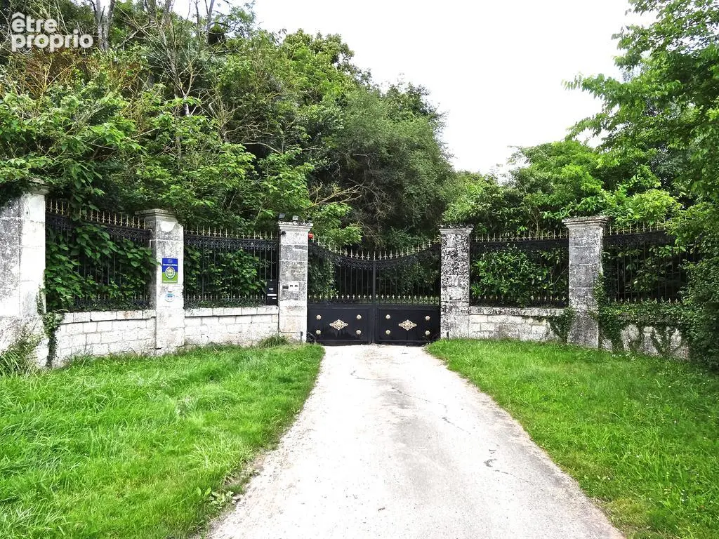 Château XVIII sur 4 Ha 50  de parc clos - photo 18
