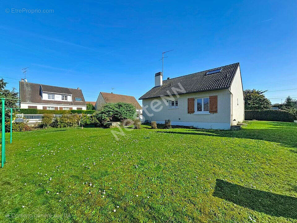 Maison à CHAUMONTEL