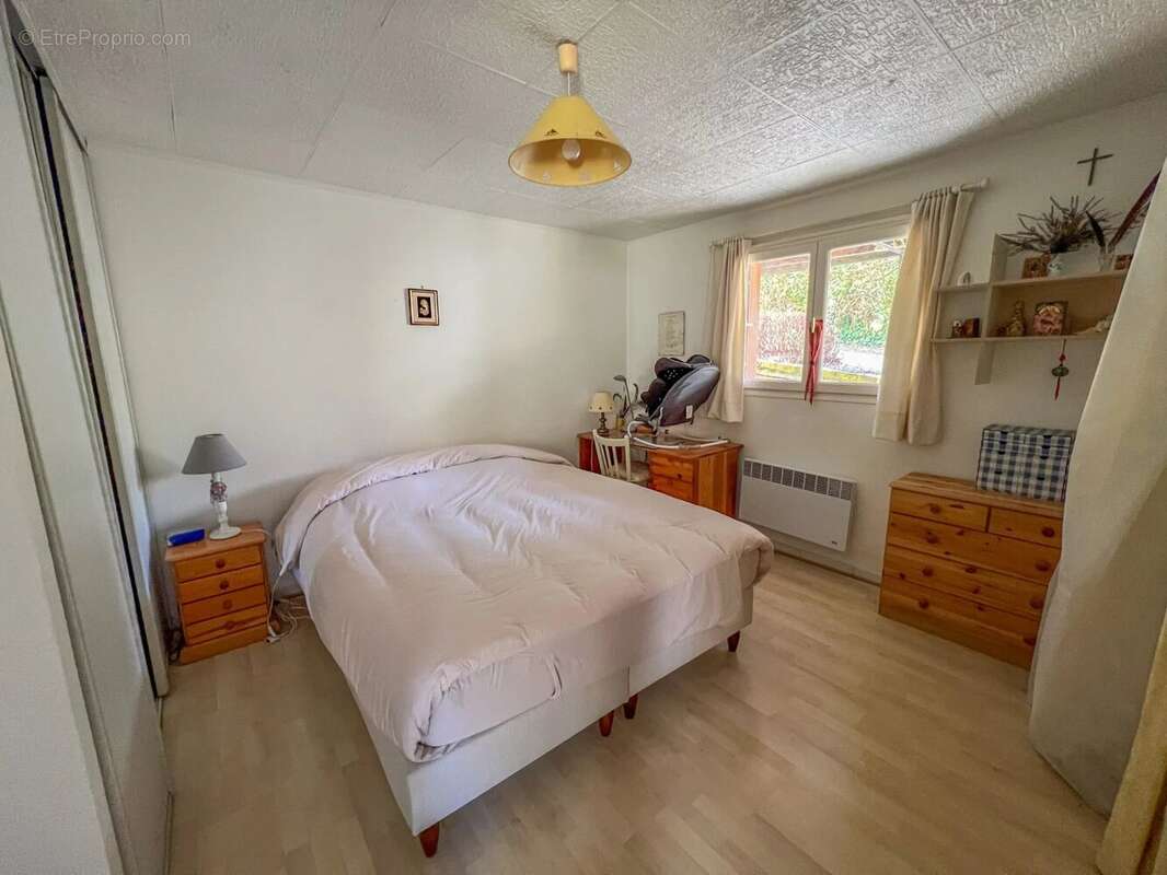 Maison à LE MESNIL-SAINT-DENIS