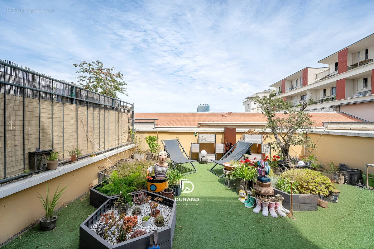 Appartement à MARSEILLE-2E