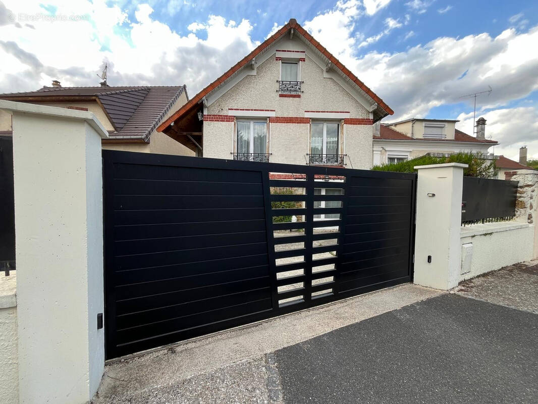 Maison à BROU-SUR-CHANTEREINE