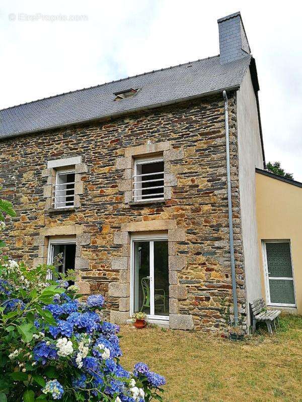 Maison à LOYAT