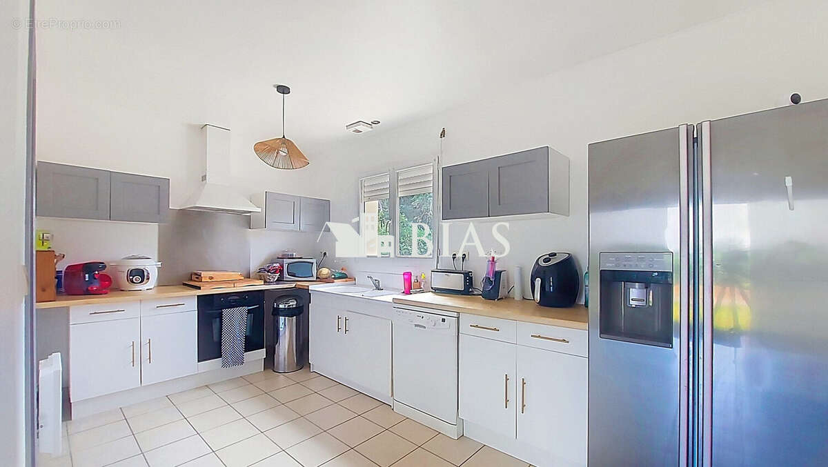 Maison 96 m² à Les Preaux  - photo 5