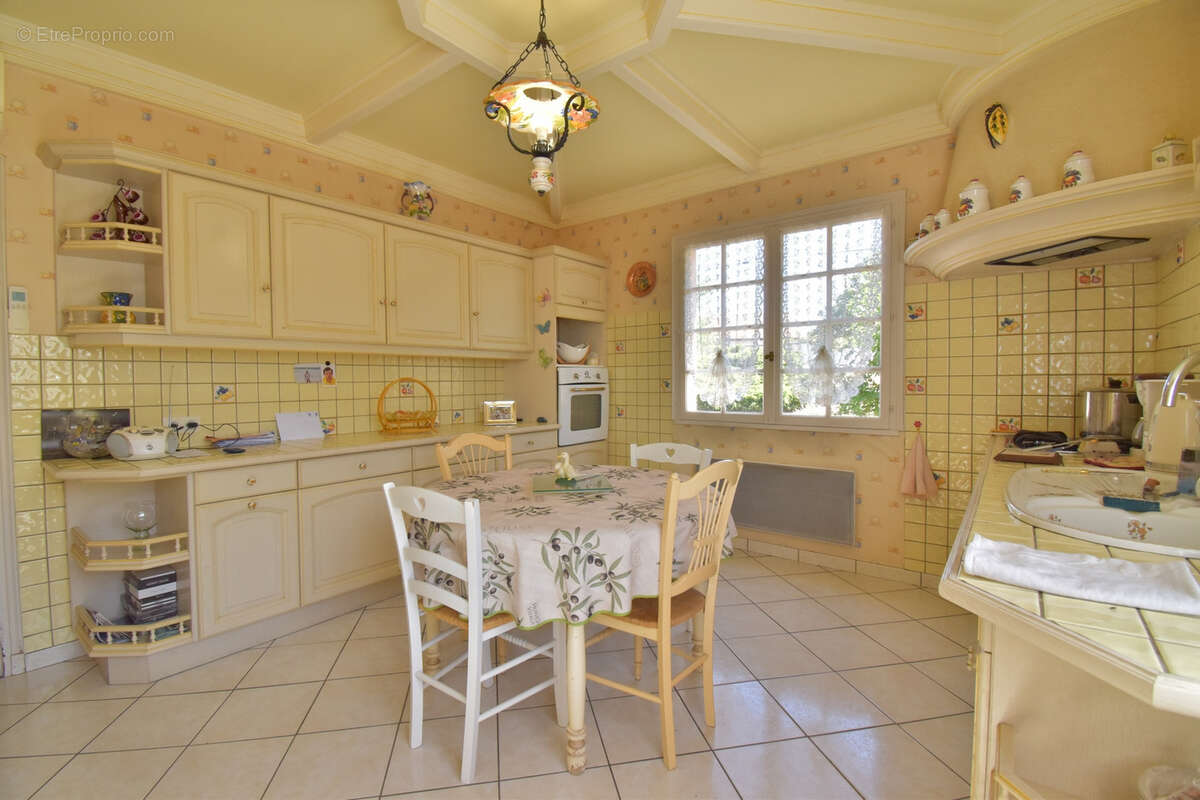 EN EXCLUSIVITÉ   Maison à 10 min de Moulins sur 5 000 m2 de terrain - photo 8
