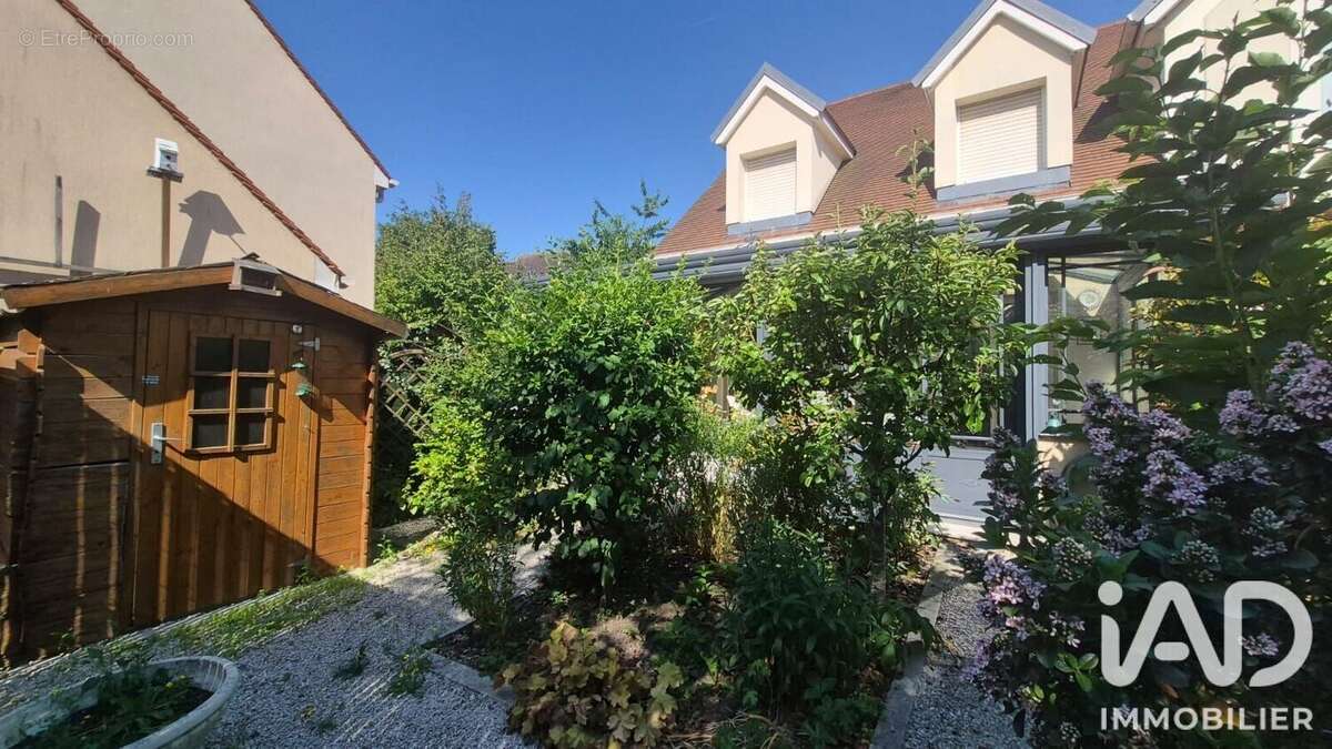 Photo 2 - Maison à LESIGNY