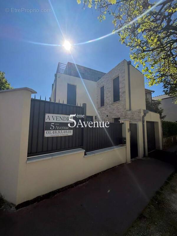 Maison à SAINT-MAUR-DES-FOSSES