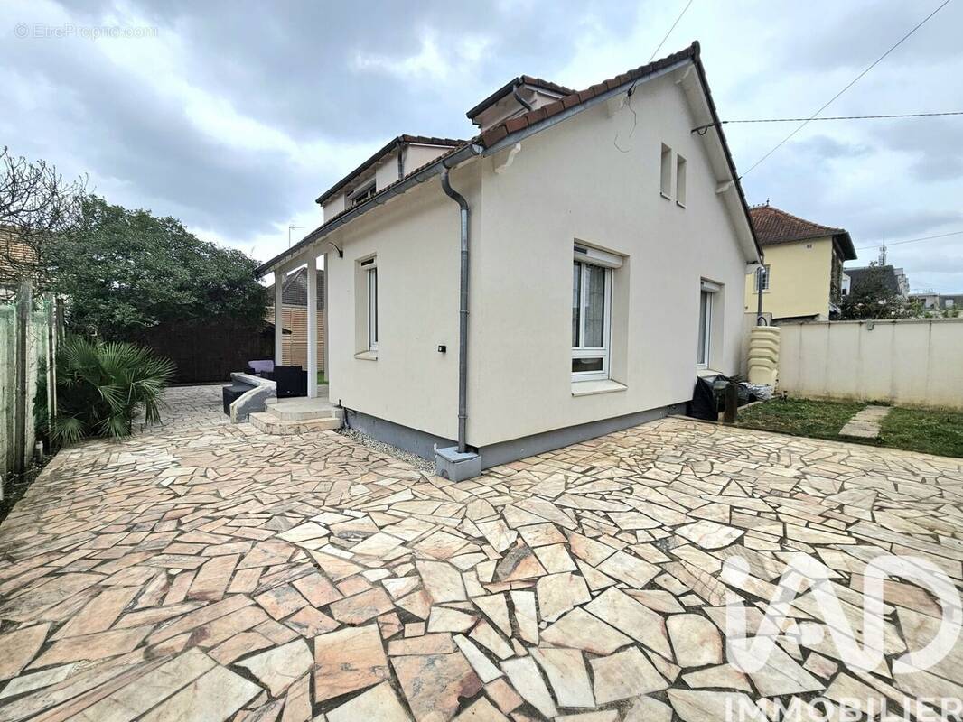 Photo 1 - Maison à SAINTE-GENEVIEVE-DES-BOIS