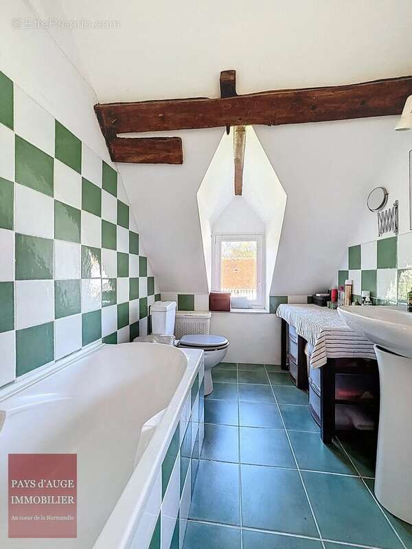 Maison à SAINT-GEORGES-EN-AUGE