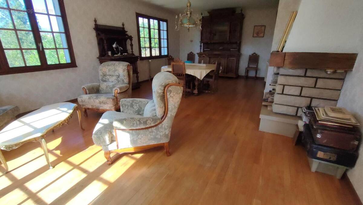 Photo 1 - Maison à PORCIEU-AMBLAGNIEU