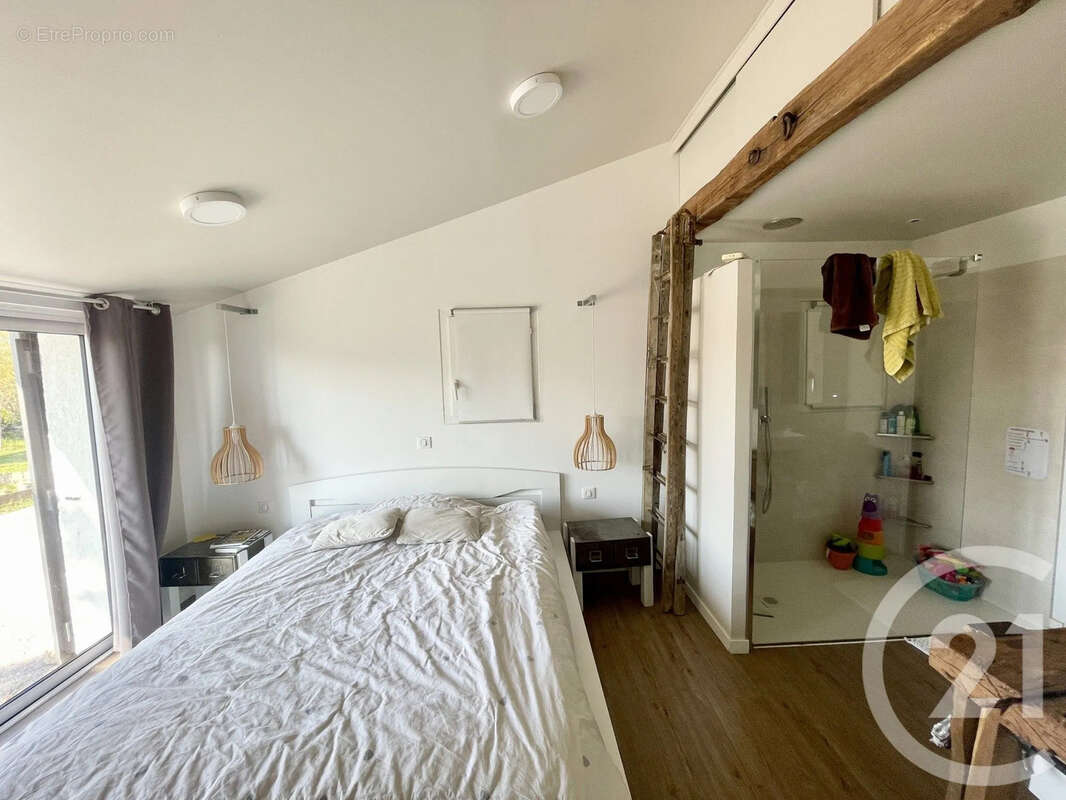 Maison 154 m² à L'isle-Jourdain  - photo 8