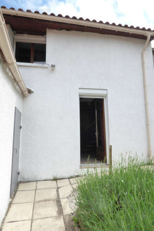 Maison à MORTAGNE-SUR-GIRONDE