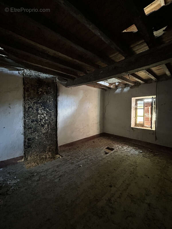 Maison à VILLESISCLE