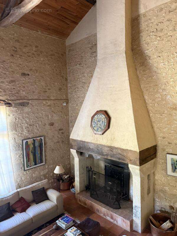 Rénovation spacieuse au cœur d’un village gascon - photo 7
