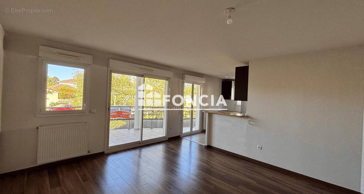 Appartement à LONS