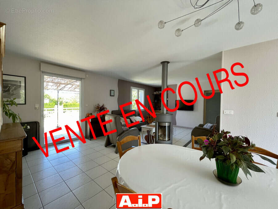 Maison à SAINT-MESMIN