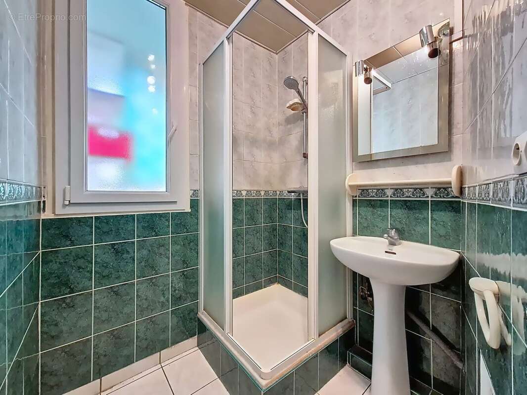 Salle d&#039;eau - Appartement à GRENOBLE