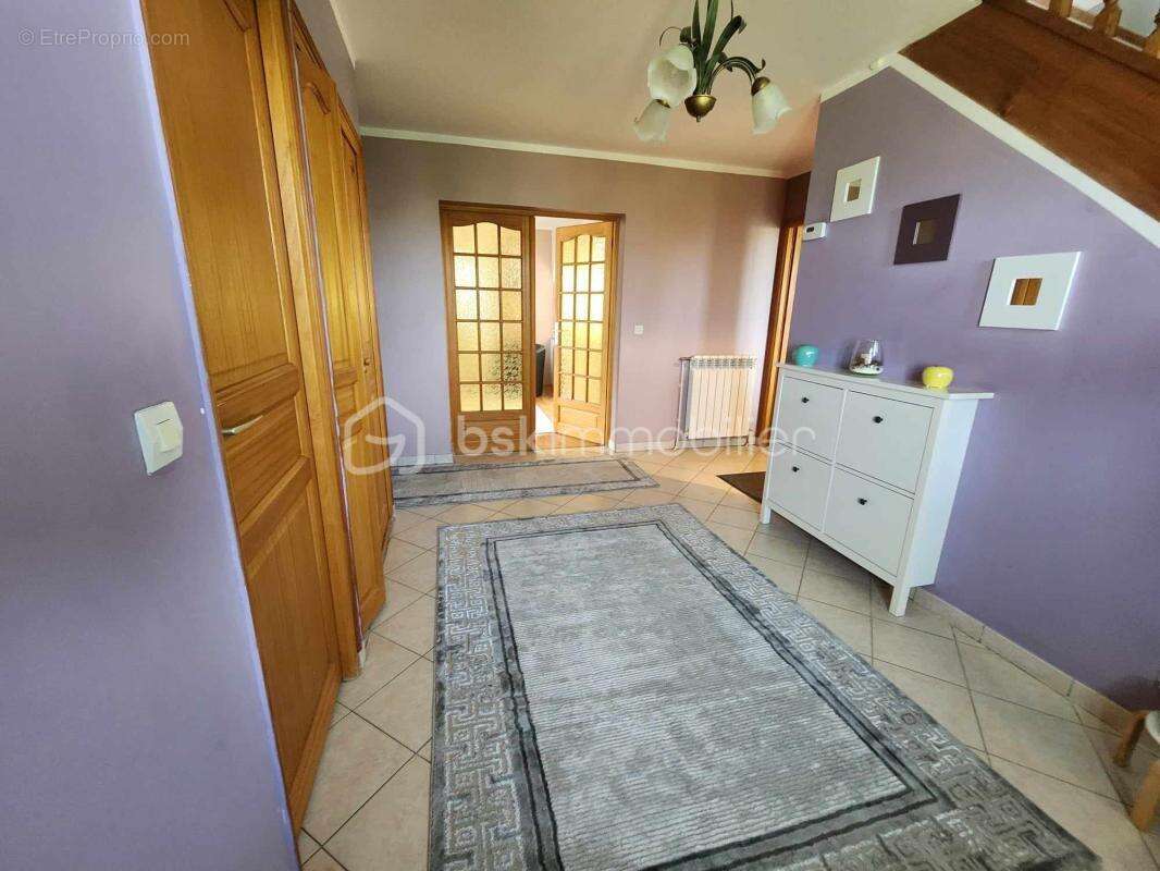 Charmante maison familiale avec sous-sol totale - photo 2