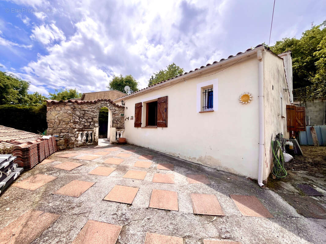 Maison à BOUYON