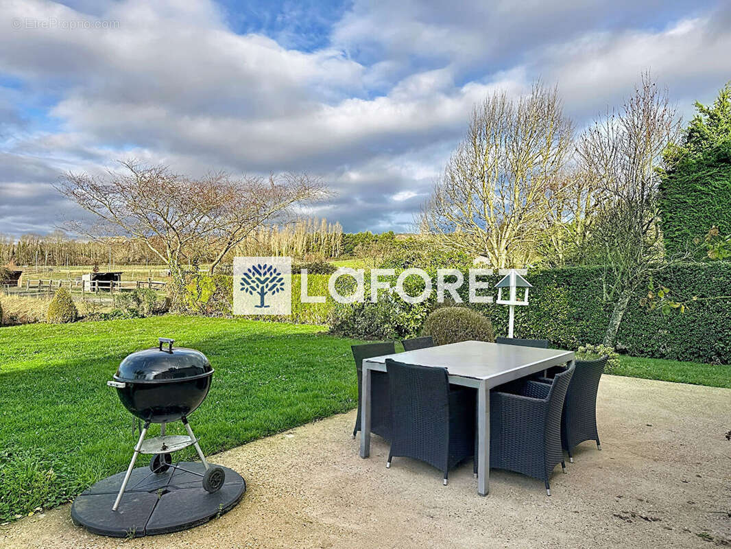 Maison à SAINT-NOM-LA-BRETECHE