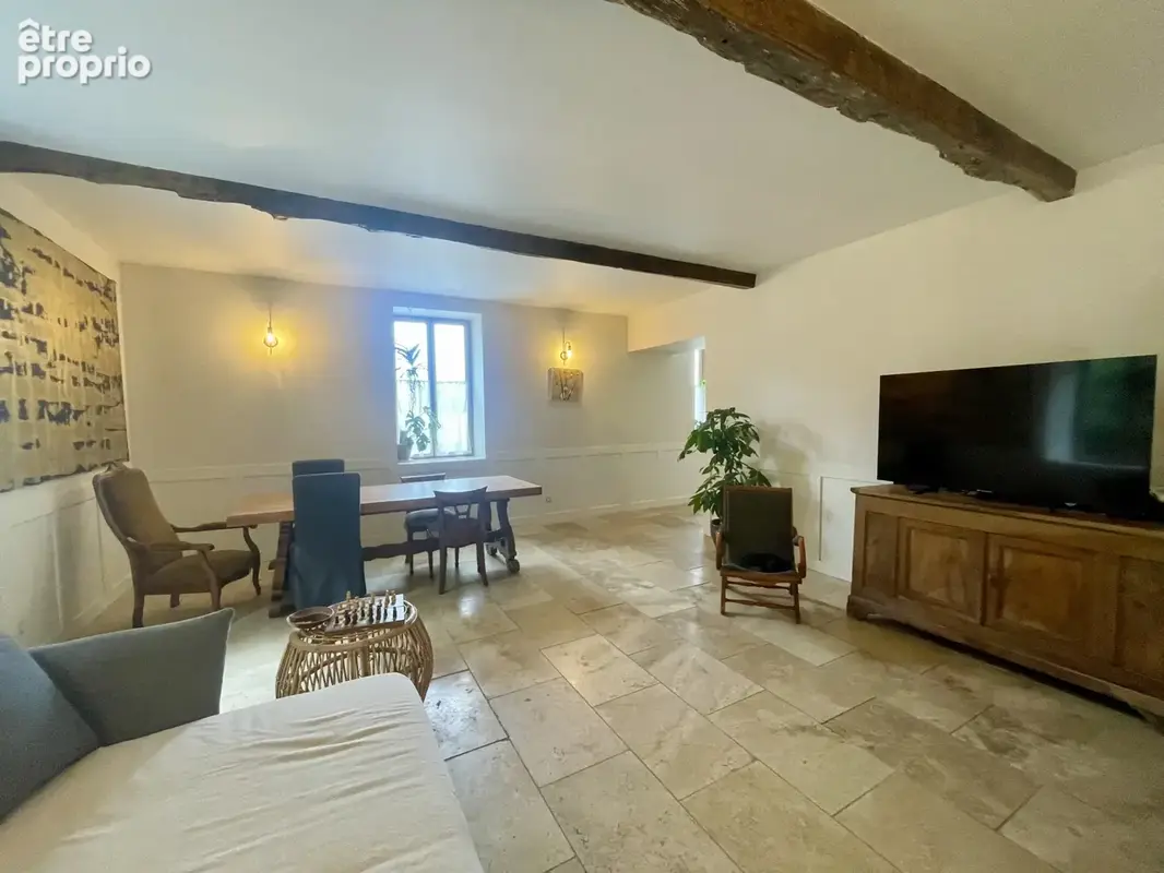 Maison ancienne rénovée avec 4 chambres, dépendances et terrain - photo 13