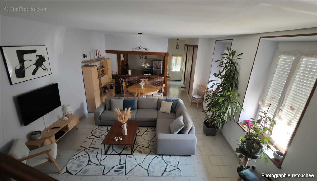 Commerce à VILLENEUVE-SUR-YONNE