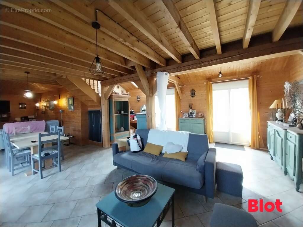 Maison à MINIAC-MORVAN