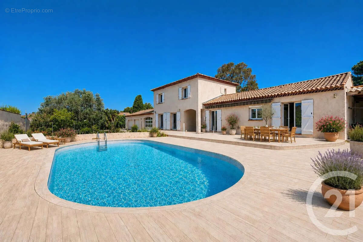 Maison à SIX-FOURS-LES-PLAGES