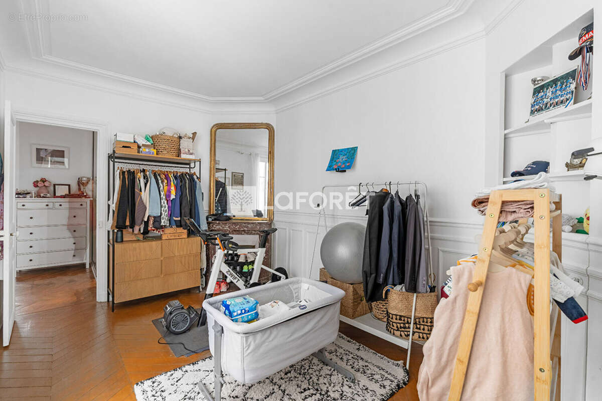 3 Pièces - 2 chambres - refait à neuf - Wagram Paris 17ème - photo 11