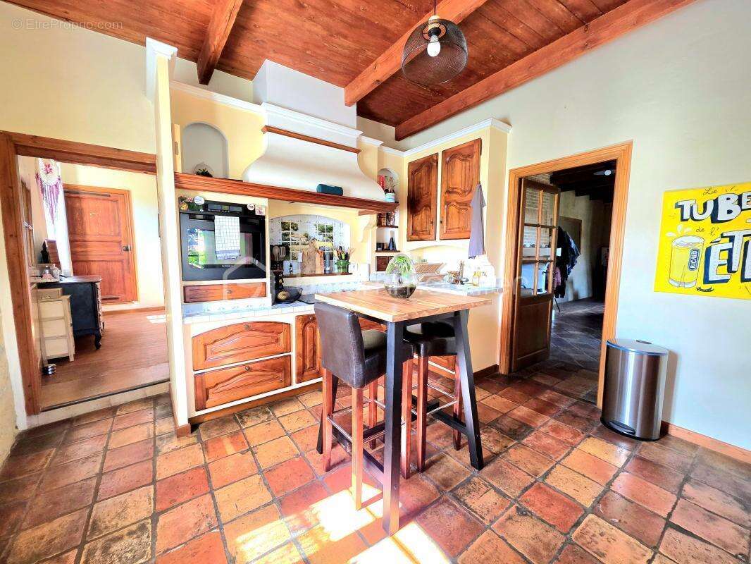 Maison à SAINT-JULIEN-DE-PEYROLAS