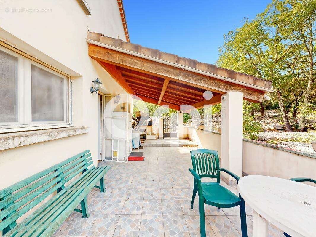 Maison à RUOMS