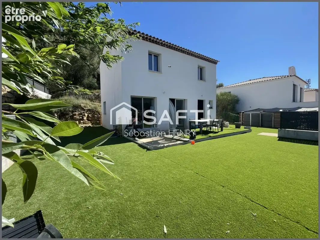 Photo 1 - Maison à LE REVEST-LES-EAUX