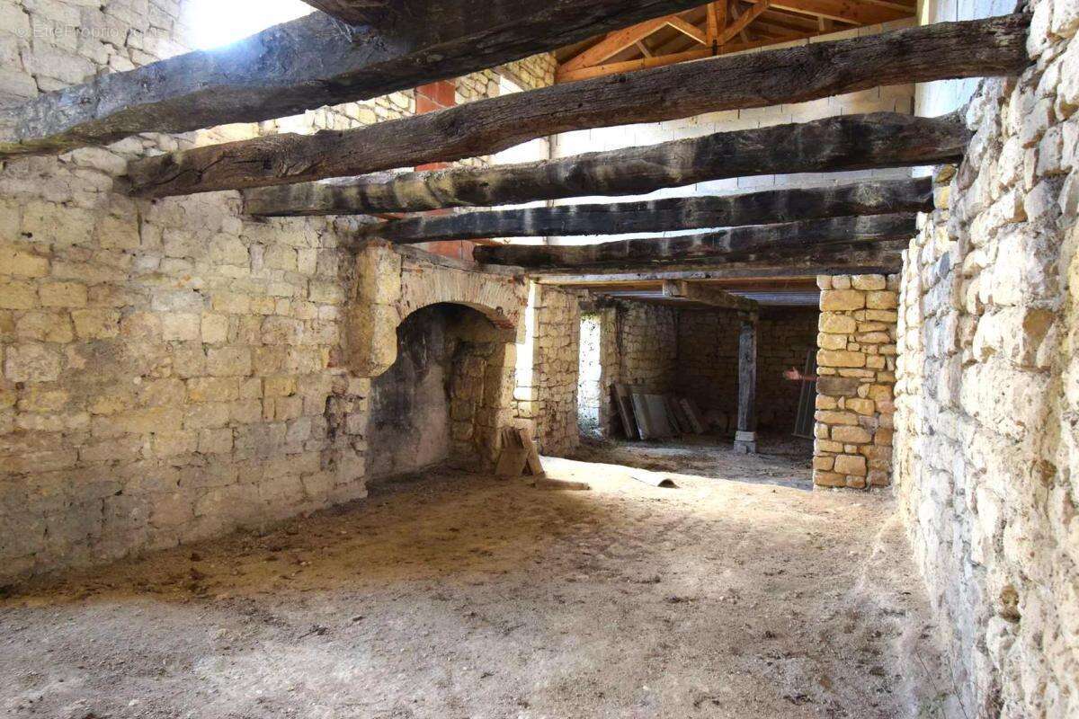 Maison à FRAUSSEILLES