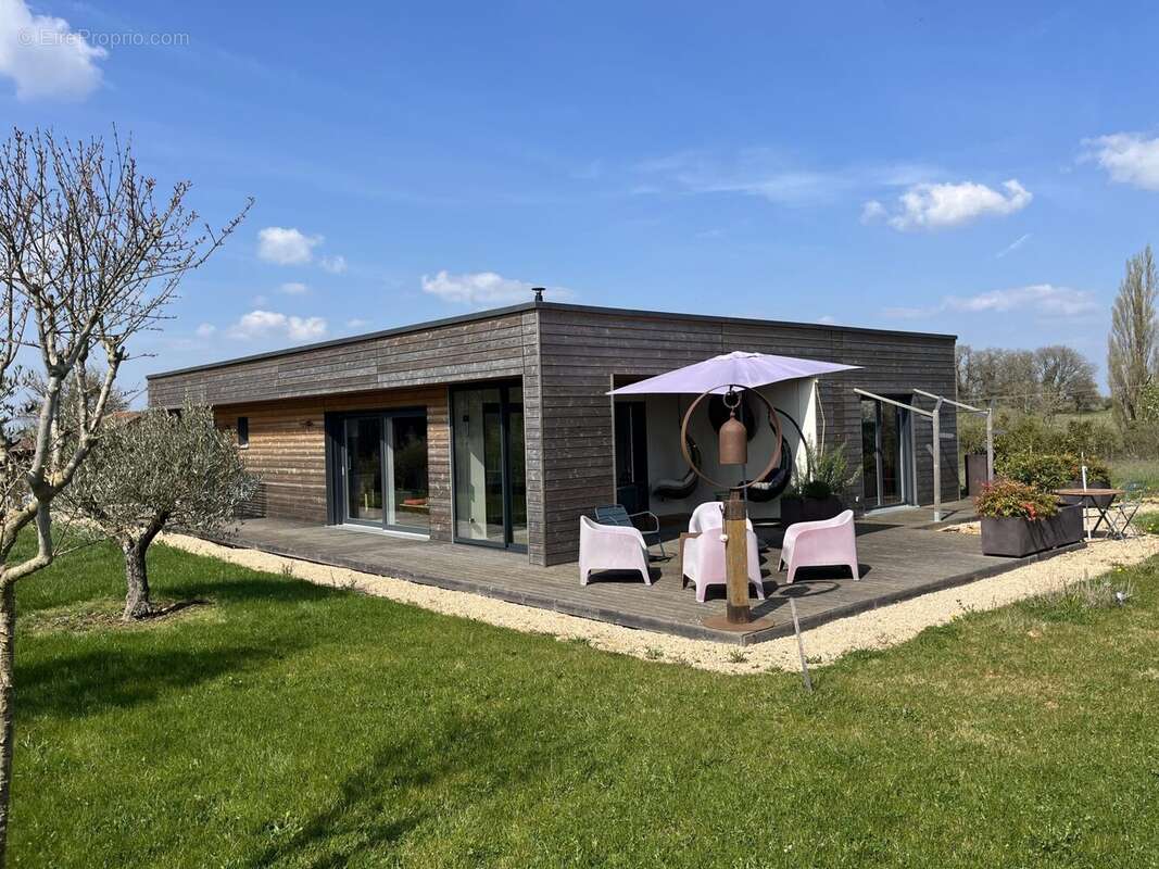 Maison à LA CHAPELLE-SOUS-BRANCION