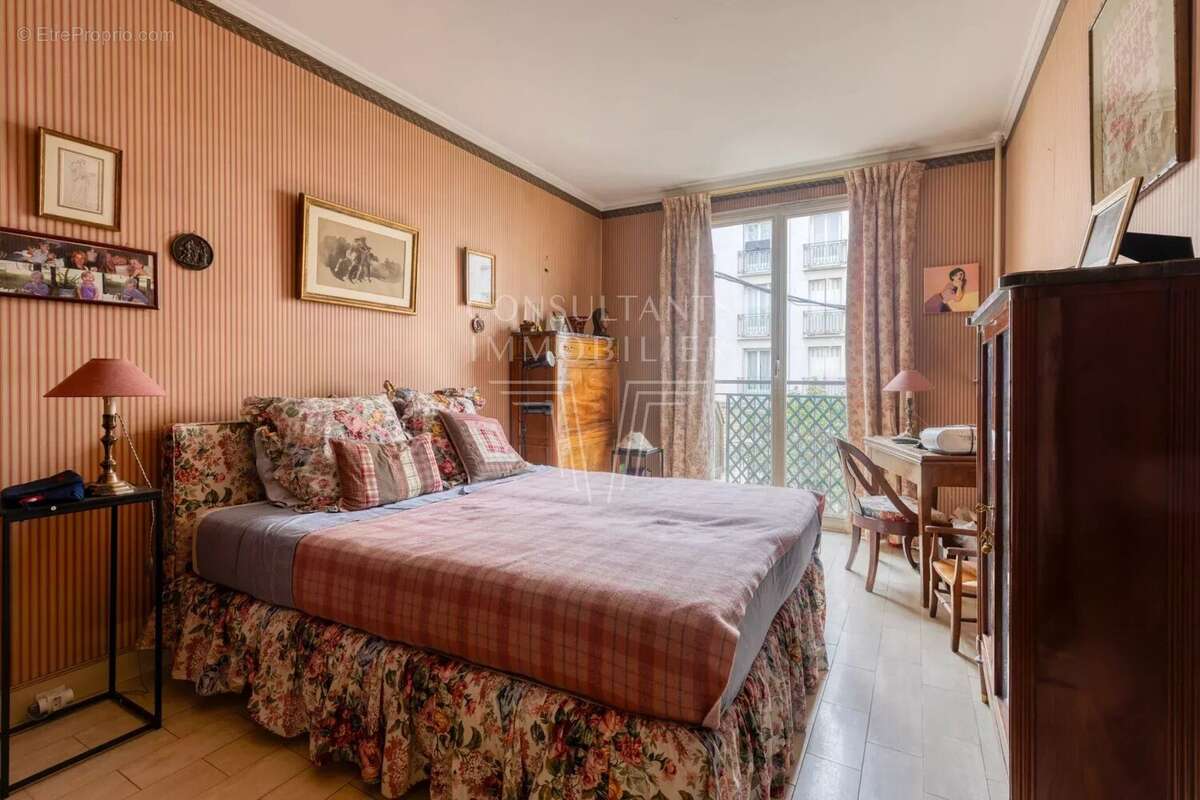 Appartement à NEUILLY-SUR-SEINE