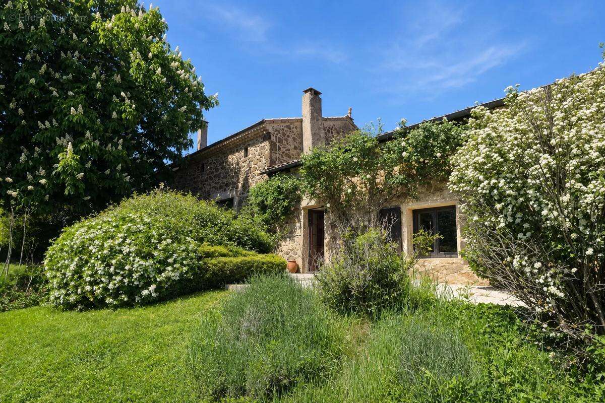 Maison à PLATS