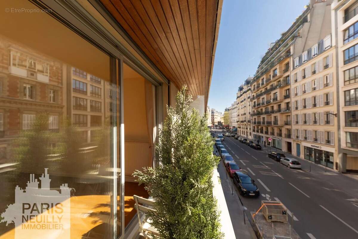 Appartement à PARIS-17E
