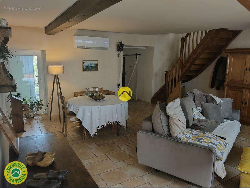 Maison à LE VEURDRE