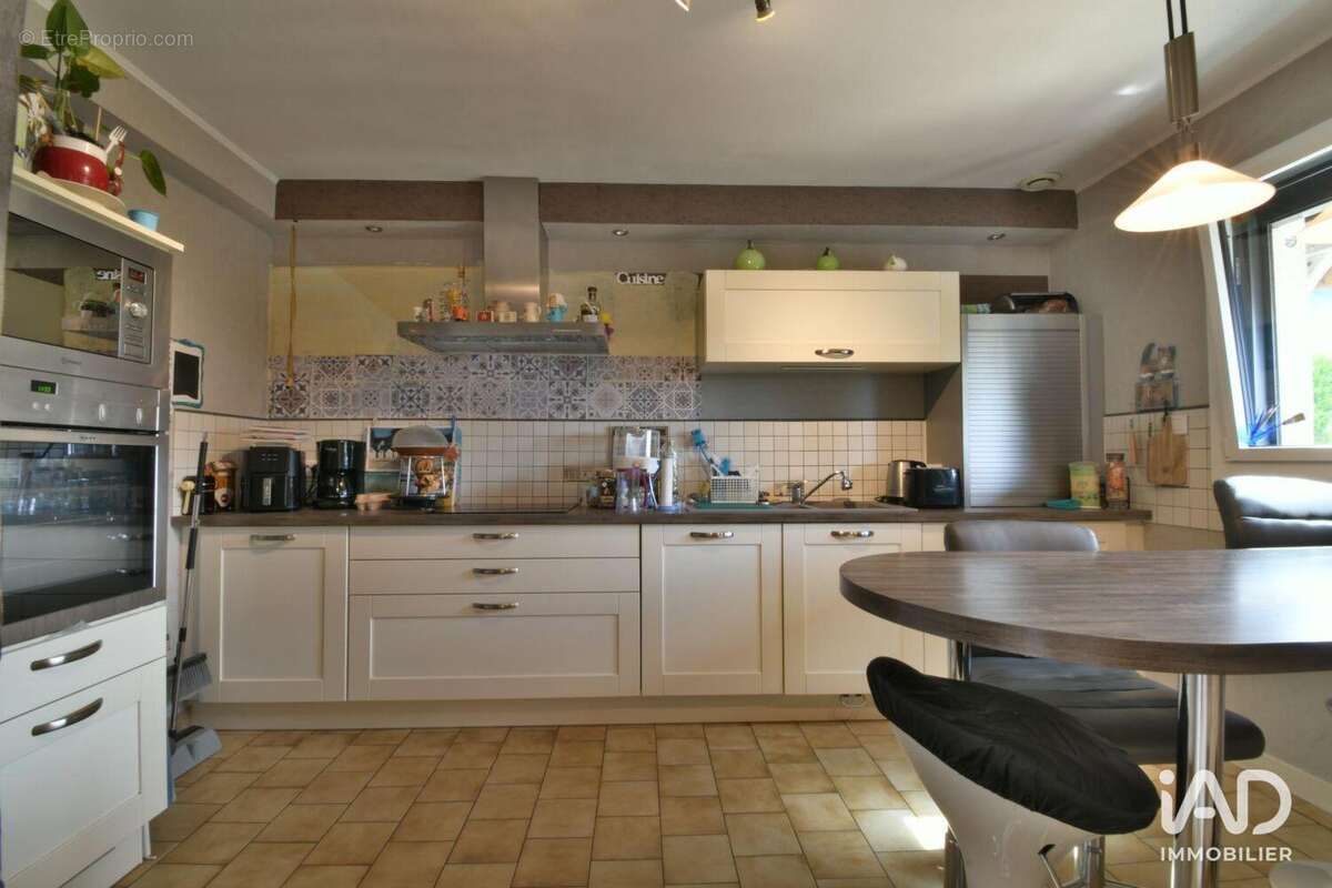 Maison 136 m² à Distre  - photo 4