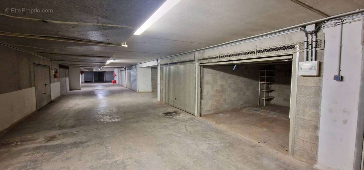 Appartement 4 pièces à vendre à Saint Raphaël Var - SOUS OFFRE- - photo 18
