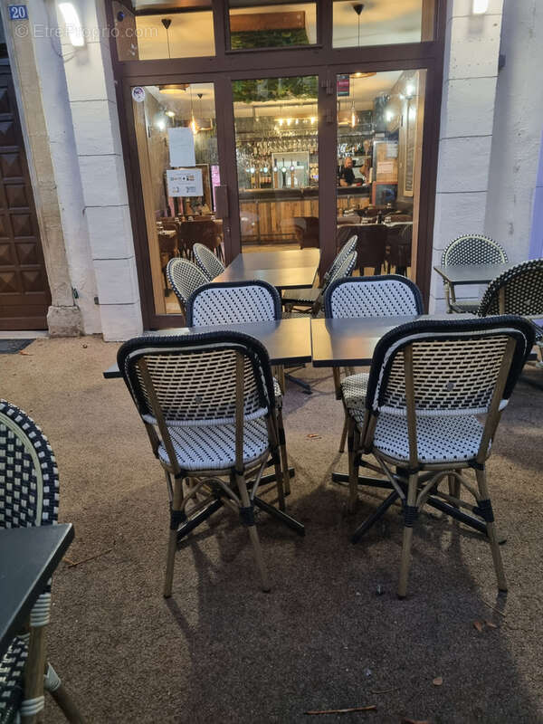 Commerce à FORCALQUIER