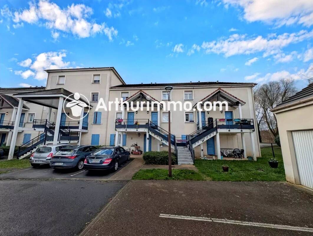 Maison à SAVIGNY-LE-TEMPLE