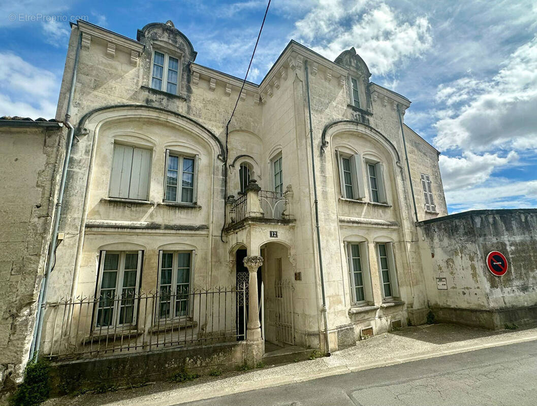 Maison à SAINTES